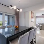 דירה With Parking Space Kastel Luksic, - 20265