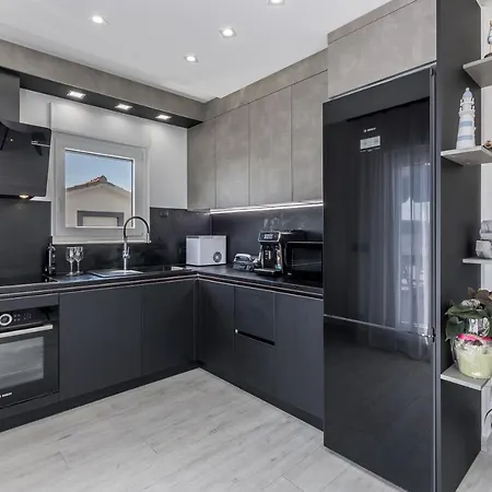 Apartamento With A Parking Space Kastel Luksic, - 20265