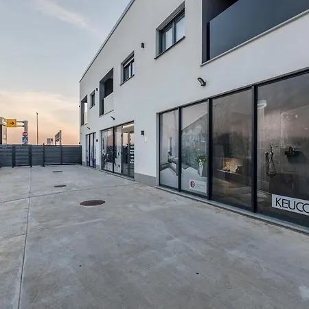 Apartamento With A Parking Space Kastel Luksic, - 20265 *