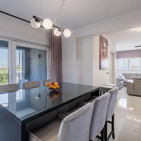 Apartamento With A Parking Space Kastel Luksic, - 20265