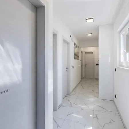 With A Parking Space Kastel Luksic, - 20265 Apartamento