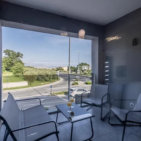 Apartamento With A Parking Space Kastel Luksic, - 20265