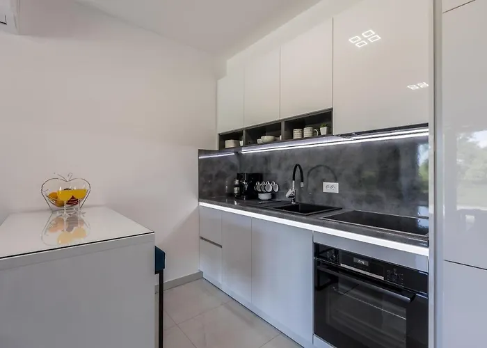 With Parking Space Kastel Luksic, - 20265