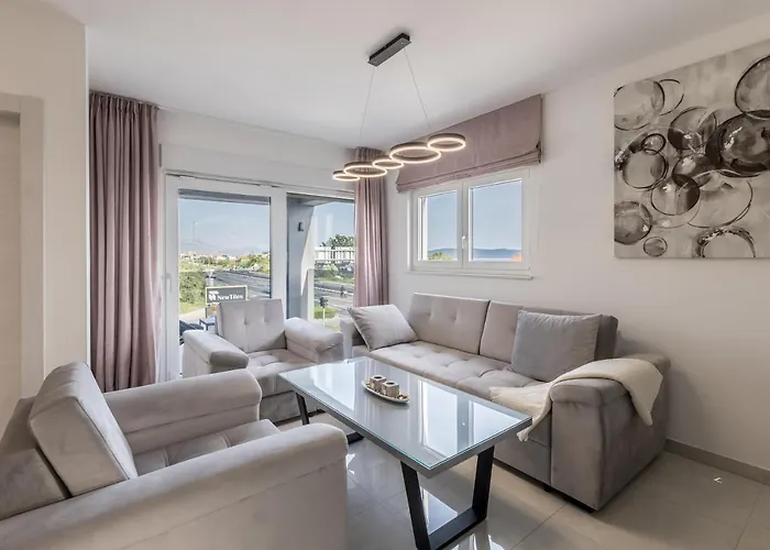 Appartamento With Parking Space Kastel Luksic, - 20265