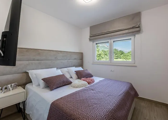 Appartamento With Parking Space Kastel Luksic, - 20265 Kaštela