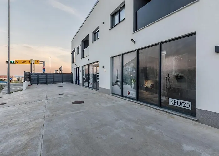 Appartamento With Parking Space Kastel Luksic, - 20265 *