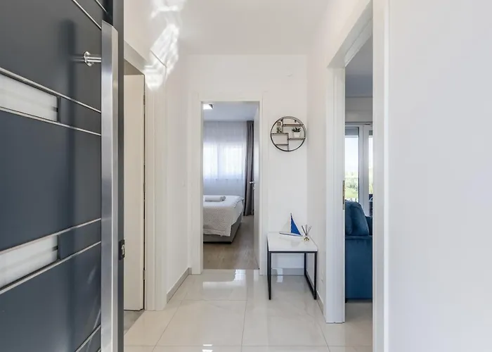 With Parking Space Kastel Luksic, - 20265 Appartamento *