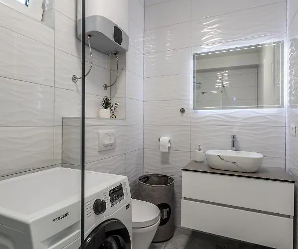 With Parking Space Kastel Luksic, - 20265 Appartamento