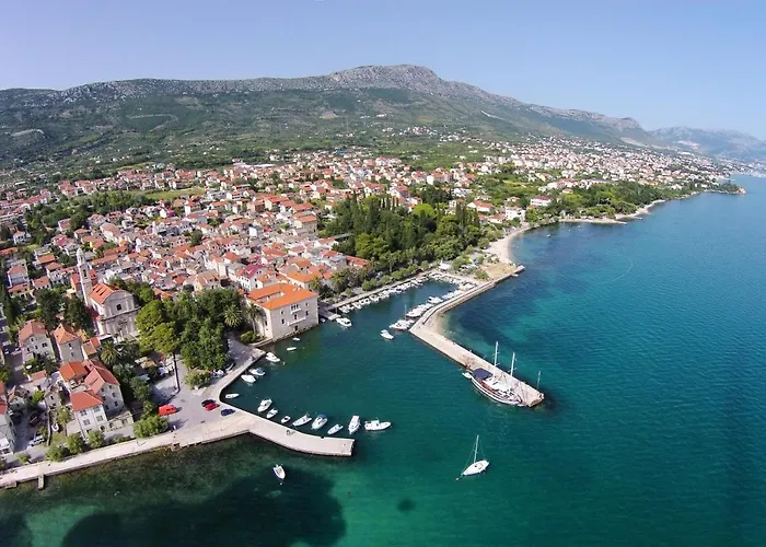 With Parking Space Kastel Luksic, - 20265 *