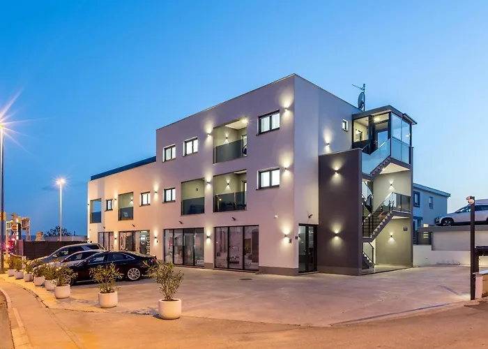 With Parking Space Kastel Luksic, - 20265 Appartamento