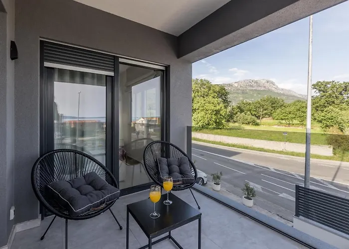 Appartamento With Parking Space Kastel Luksic, - 20265