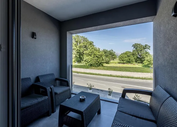 With Parking Space Kastel Luksic, - 20265 Appartamento