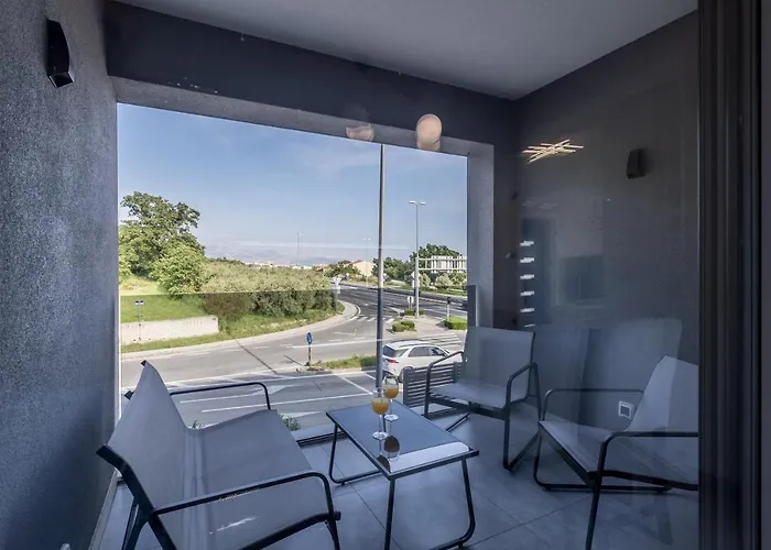 Appartamento With Parking Space Kastel Luksic, - 20265