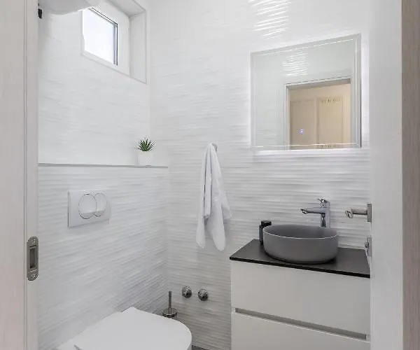 With Parking Space Kastel Luksic, - 20265 Appartamento *