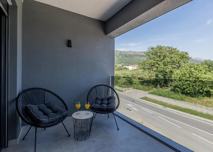 With Parking Space Kastel Luksic, - 20265 Appartamento *